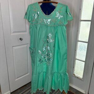 Vintage Women's Mint Green Nightgown Dress Floral Embroidered SEE MEASUREMENTS